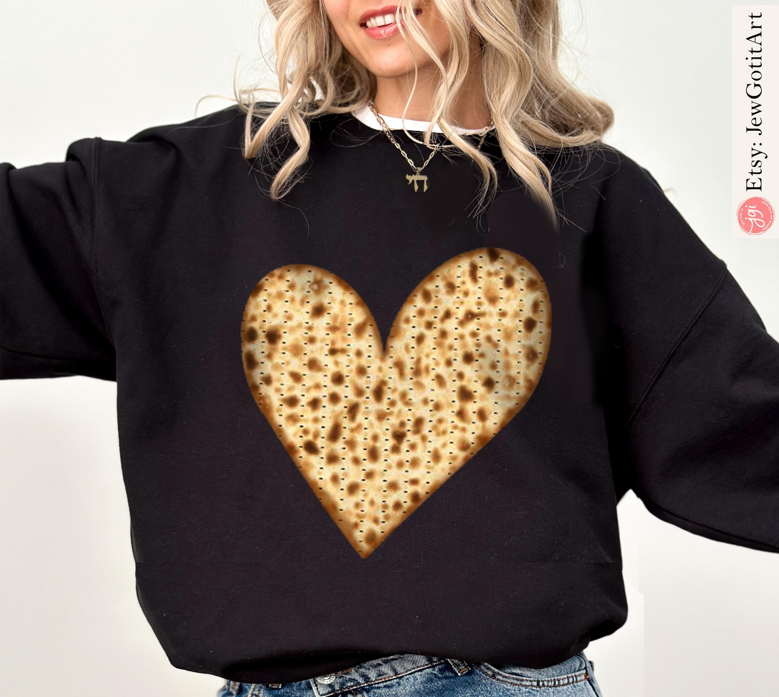Matzah Heart Passover Sweatshirt T-Shirt Women Funny Jewish Holiday Graphic Tee Seder Pesach Celebration Passover gifts Pesach Gifts Matzo