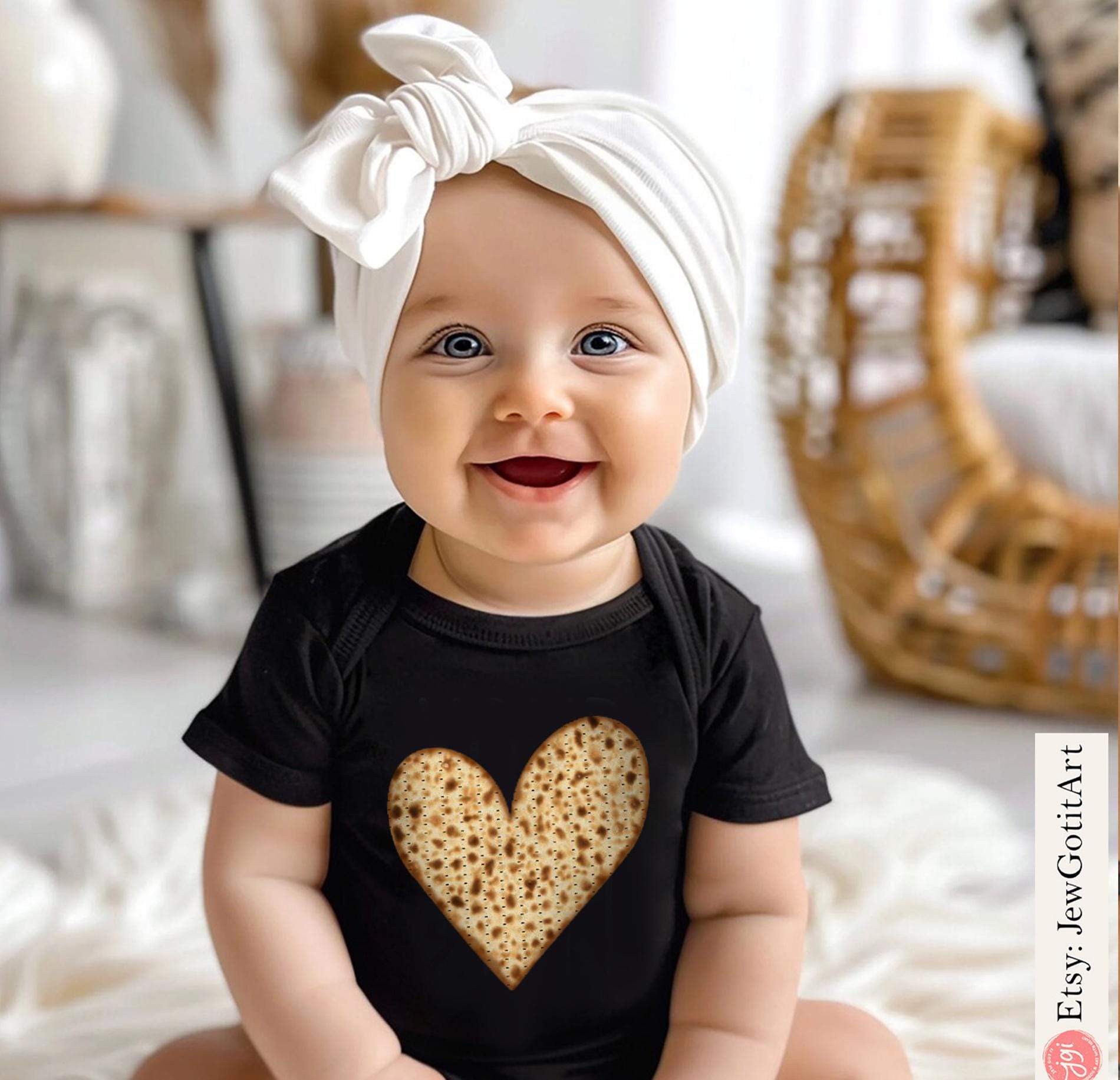 Matzah Heart Passover T-Shirt Sweatshirt Women Funny Jewish Holiday Graphic Tee Seder Pesach Celebration Passover gifts Pesach Gifts Matzo