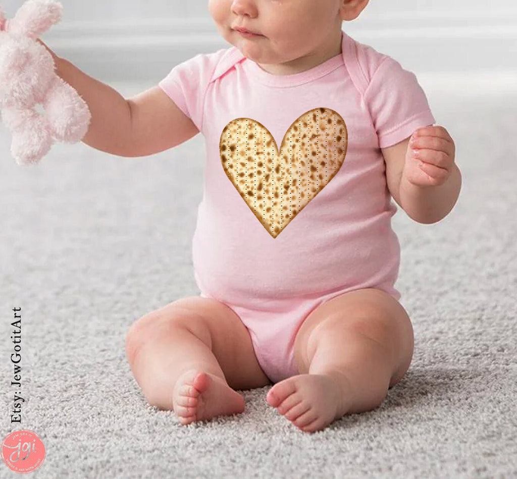 Passover Matzah Heart Shirt Jewish Gifts Tshirt Am Yisrael Chai Pesach Seder Unisex Cotton Tee Jewish Holiday Decor Israeli Artist Matza art