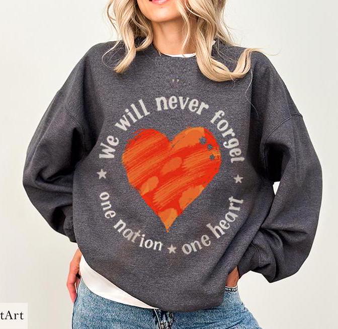 We Will Never Forget One Nation One Heart Sweatshirt T-Shirt Never Again is Now Am Yisrael Chai Sweatshirt Heart Graphic Tee Jewish Tshirt