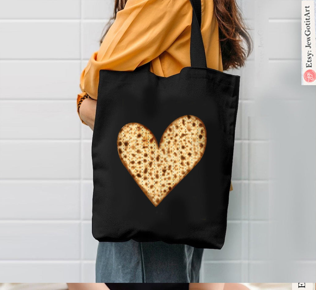 Matzah Heart Passover Sweatshirt T-Shirt Women Funny Jewish Holiday Graphic Tee Seder Pesach Celebration Passover gifts Pesach Gifts Matzo